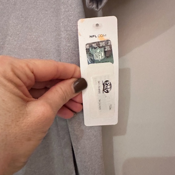 NWT - NFL Eagles Gray short sleeve light weight Hoodie - size S - Picture 5 of 6